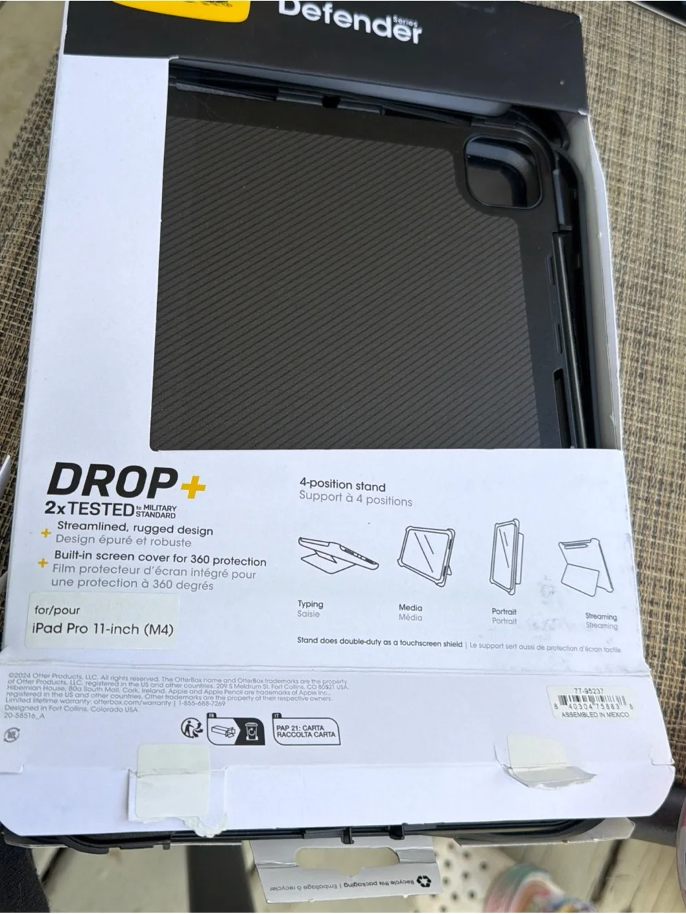 **NEW - no box**OtterBox Defender Series Case for iPad Pro 11-inch — Black